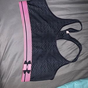 Under Armour Sports Bra size XL